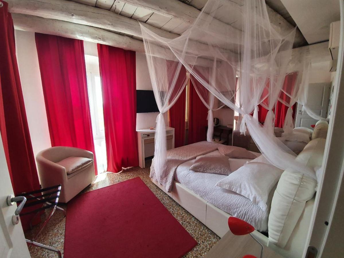 Varazze Suite Sauna E Hammam Luaran gambar
